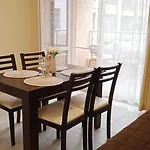 Apartment в непосредствена близост до плажа *