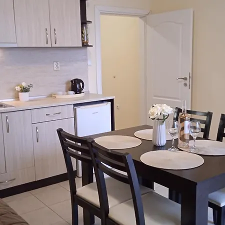 в непосредствена близост до плажа Apartman Burgasz
