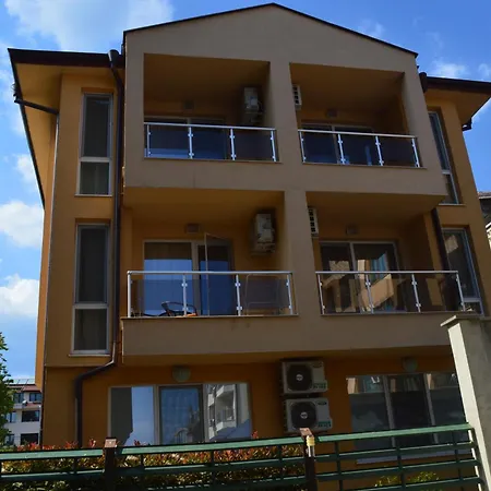 в непосредствена близост до плажа * Burgas City